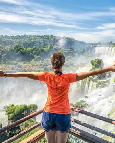 Tourists visiting Iguazu Falls | Machupicchu Peru Trip